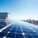 Installationsdetails von Pv anlagen wien auf modernem Dach in Wien.